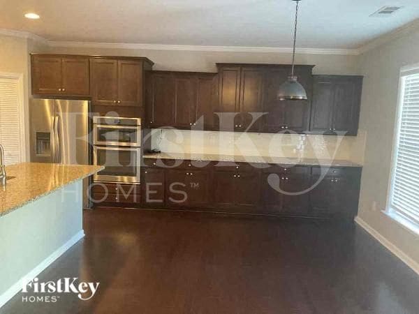 Photo - 956 Woodbury Rd