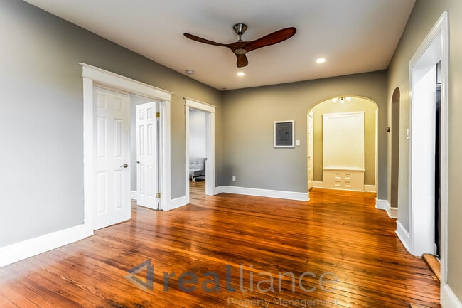 Building Photo - 1020 Fairmont St NW Unit 5