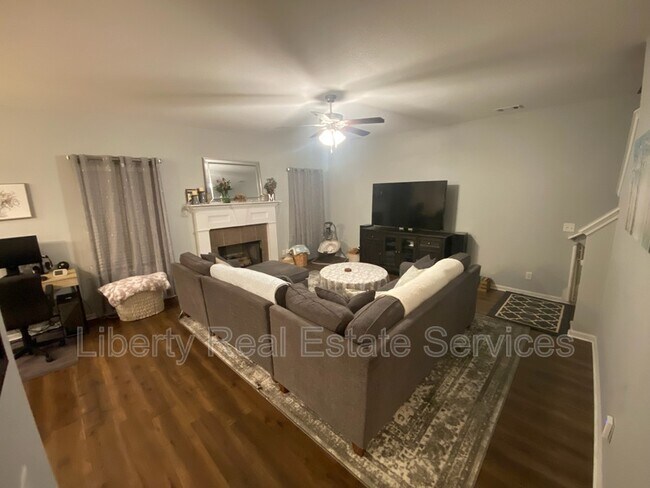 Photo - 162 Carriage Way