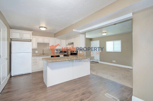 7290 Racquet Club Dr
