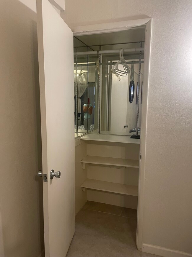 Building Photo - 351 E Thomas Rd