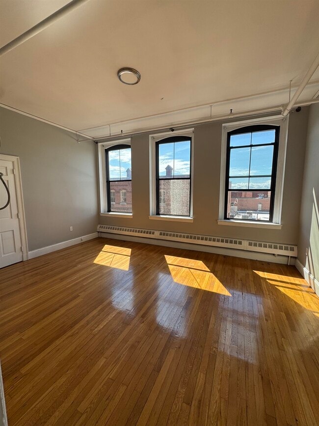 Building Photo - 1-3 Central Square Unit 305