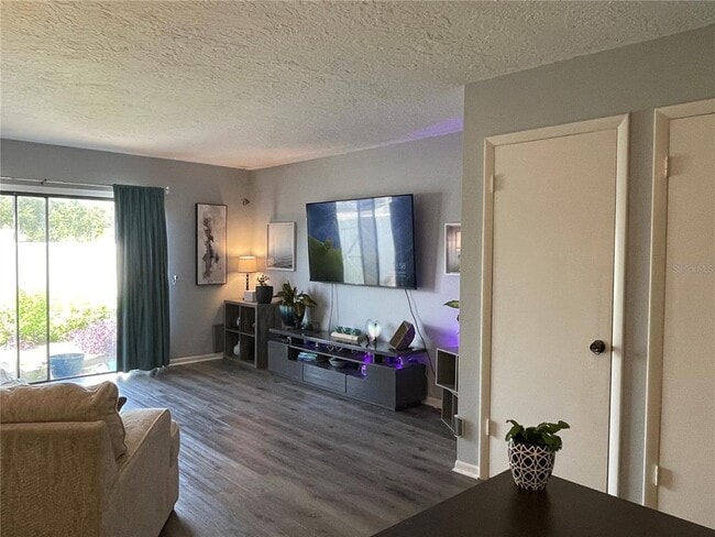 Photo - 8800 Bardmoor Blvd