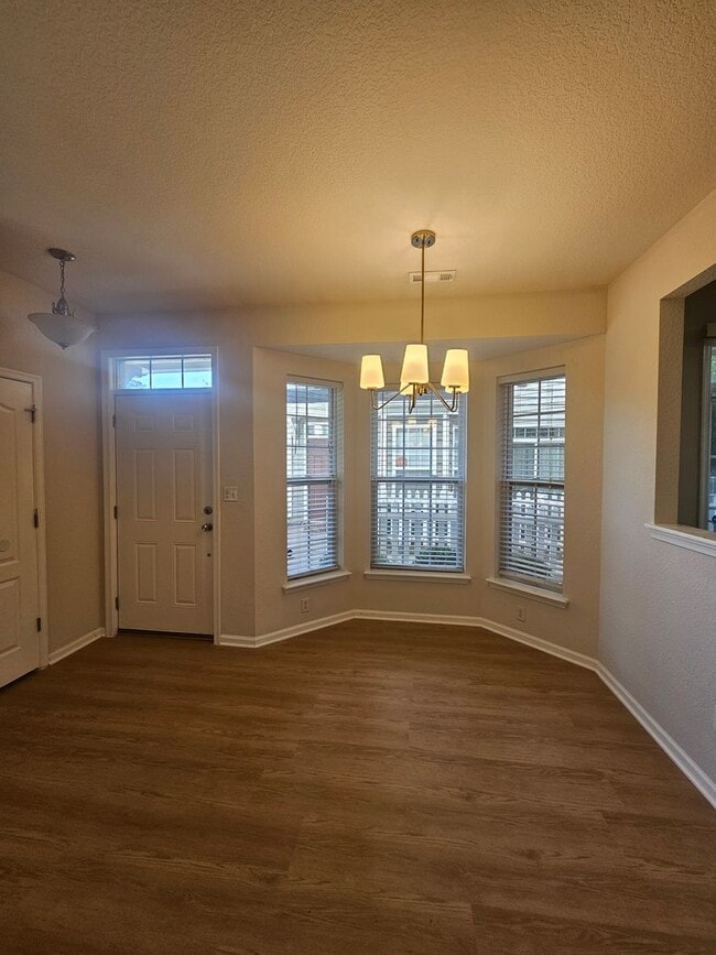 Photo - 604 Teton Cir