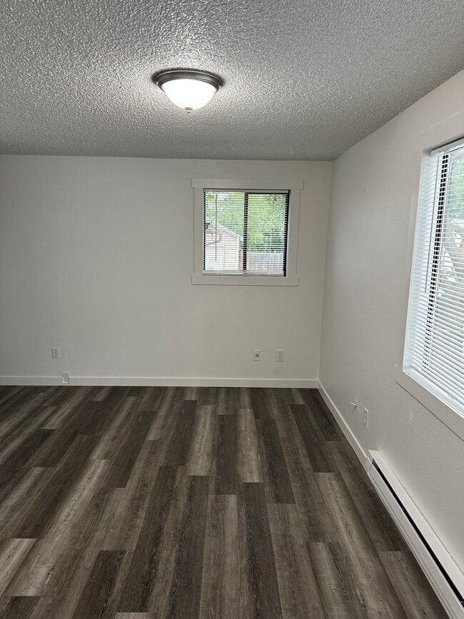 826 W Mansfield Ave