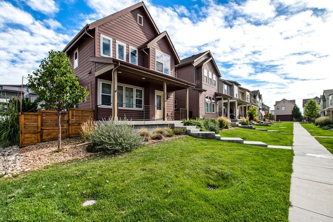 Building Photo - Gorgeous 4 Bed, 3.5 Bath Home in North West Denver