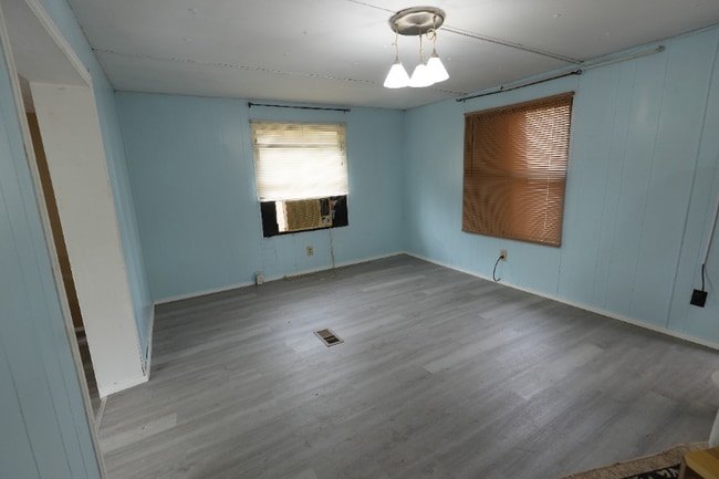 Photo - 206 Cedar St