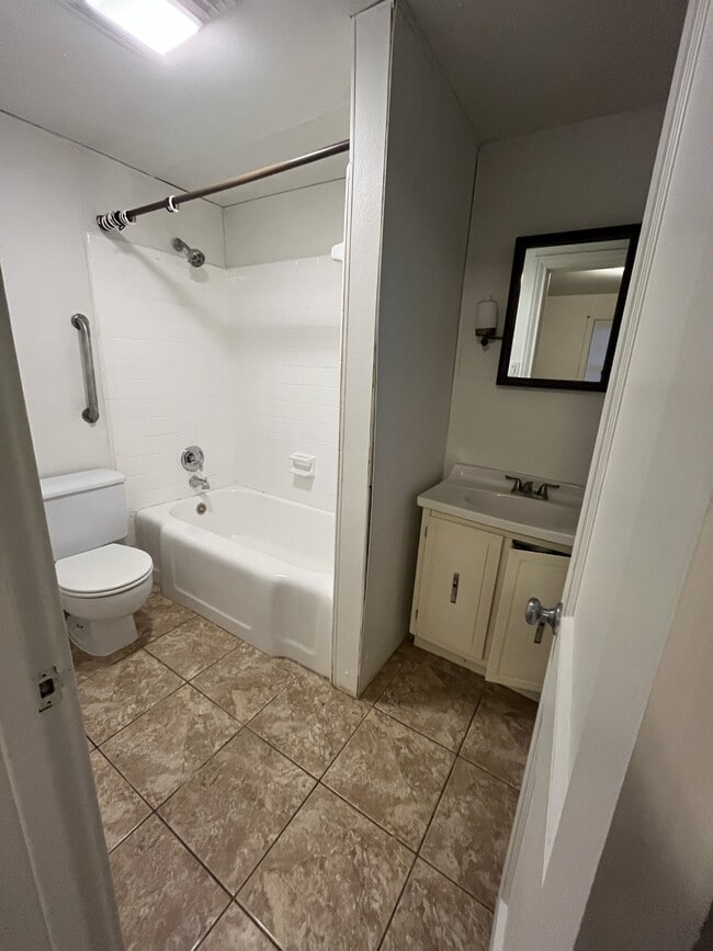 Photo - 12 Putnam Ave