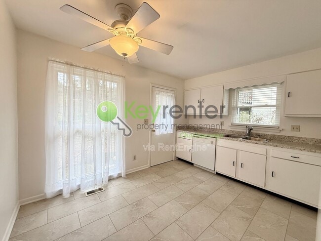 Photo - 1010 Summer St