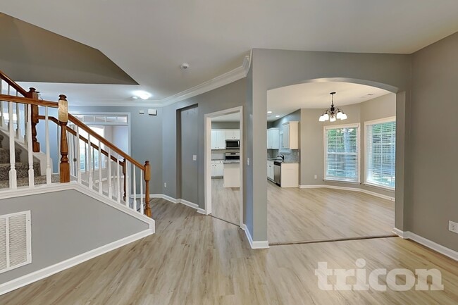 Photo - 2242 Rosemoore Walk NE
