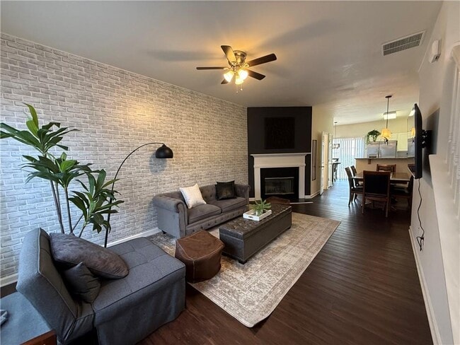 Photo - 1524 Cove Creek Cir