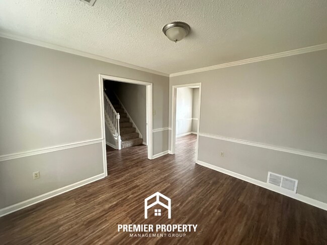 Photo - 6764 Henredon Dr