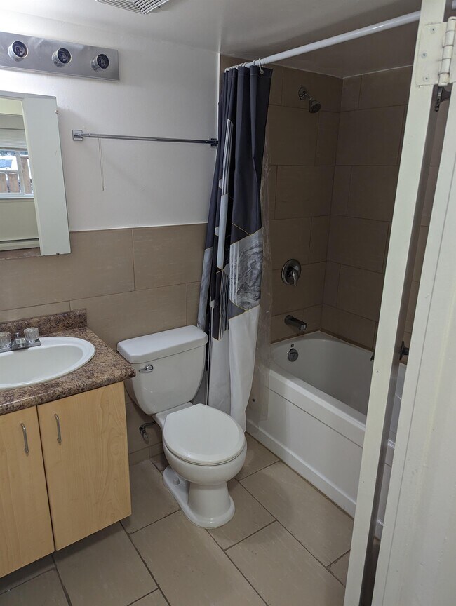 Photo - 639 Constance Ave