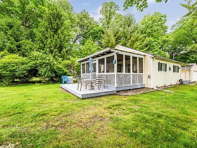 Photo - 2-bedroom, 1.0 bathroom Home within walkin...