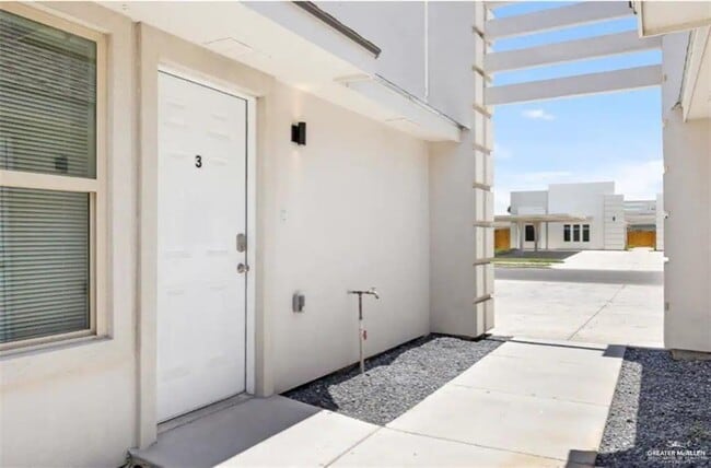 Photo - 12 Las Vistas Ln