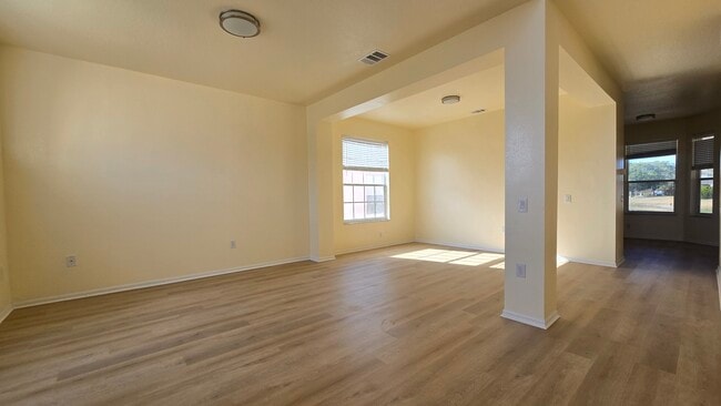 Photo - 1241 Vinetree Dr