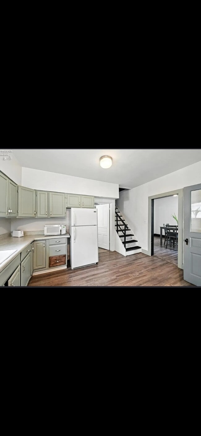 Building Photo - 1412 Prospect St