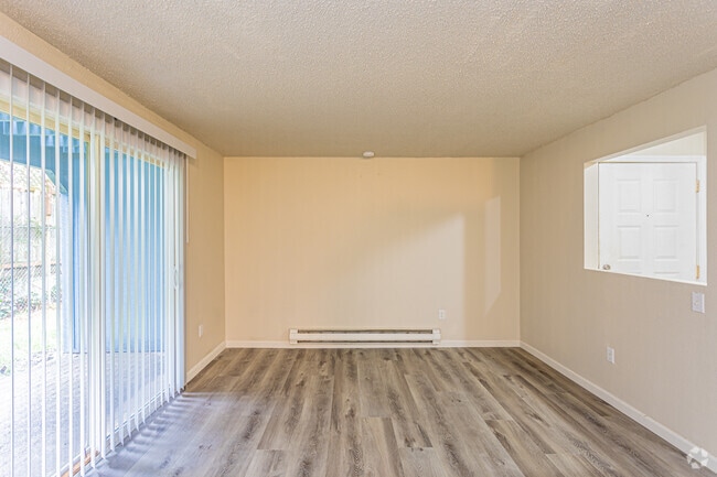 2 habitaciones, 1 baño - 650 pies cuadrados - McChord Tudor Haus