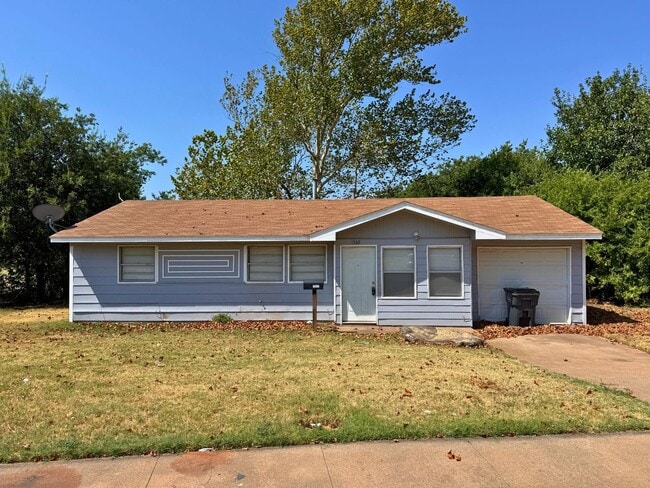 Building Photo - 1502 Parkdale Dr