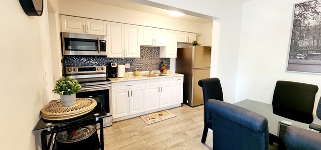 Photo - 1901 Wiley St Unit Oasis at hollywood lll