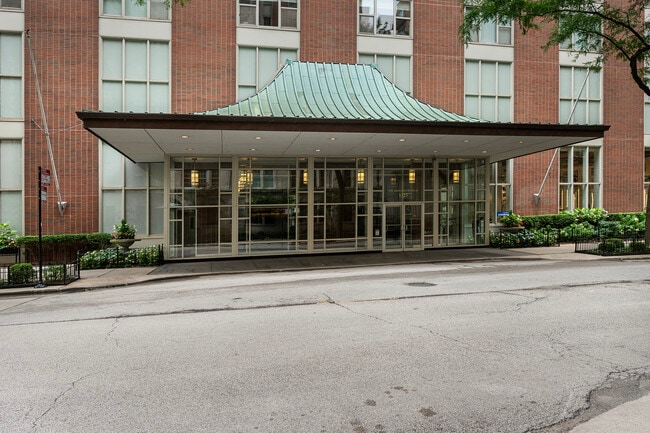 Photo - 1325 N State Pkwy Unit 16B