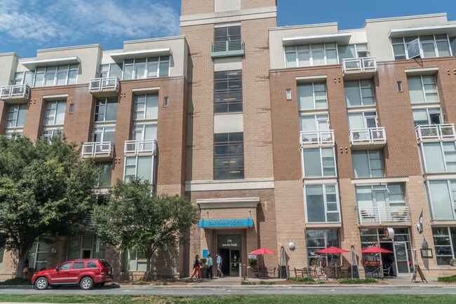 Great One Bedrooom in the Gateway Lofts! - Great One Bedrooom in the Gateway Lofts!