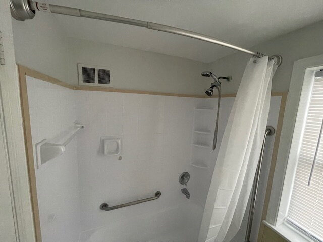 Photo - "Charming 3-Bed Home with Hardwood Floors & Finished Basement in Harrisburg Oasis!"