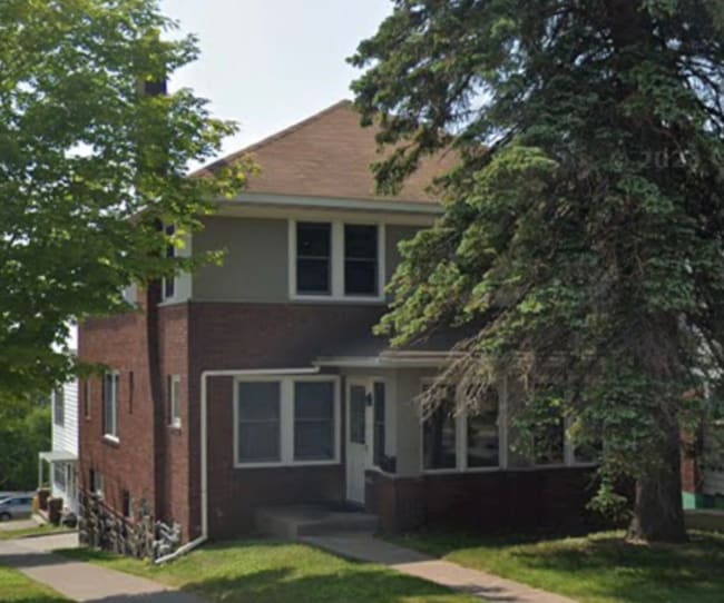 Building Photo - 1730 E 2nd St