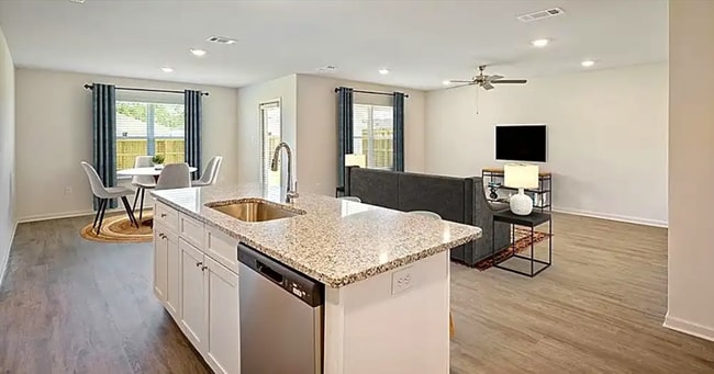 Photo - 3/2 in Westwood! Unit 3/2