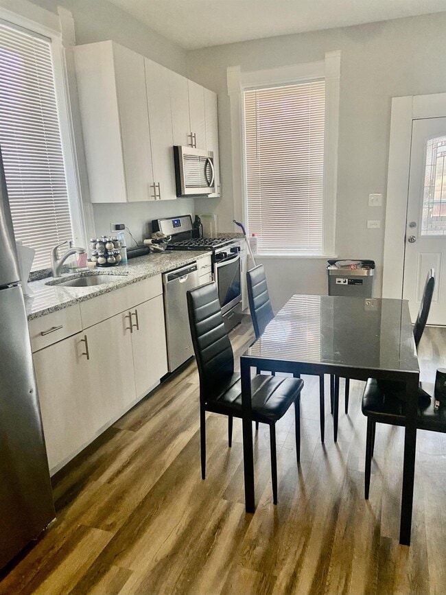 Photo - 920 W 35th Pl