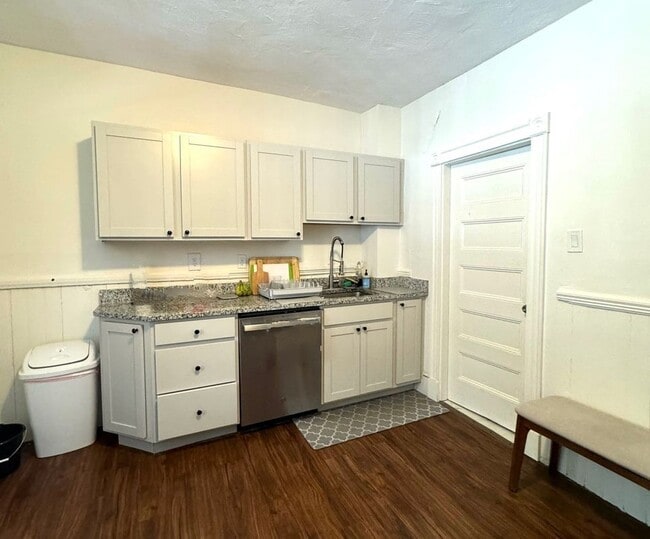 Photo - 868 Huntington Ave Unidad #2