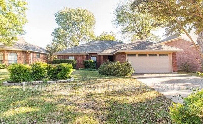 Photo - 2106 Turf Club Dr House