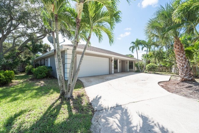 Building Photo - Beach or River? Beautiful Pool Rental