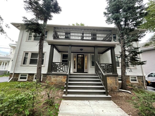 Building Photo - 41 Long Ave Unit 1