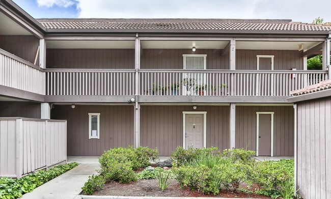 Parte frontal de la unidad de suelo - 47112 Warm Springs Blvd Unidad 107
