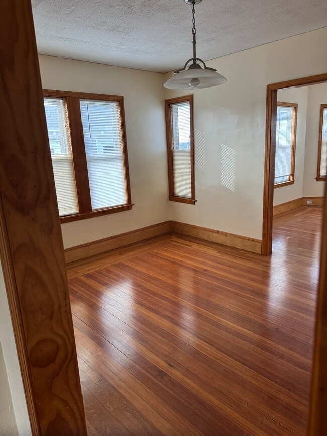 Dinning Room - 6 Emmet Ter Unit 2nd Floor Appartment