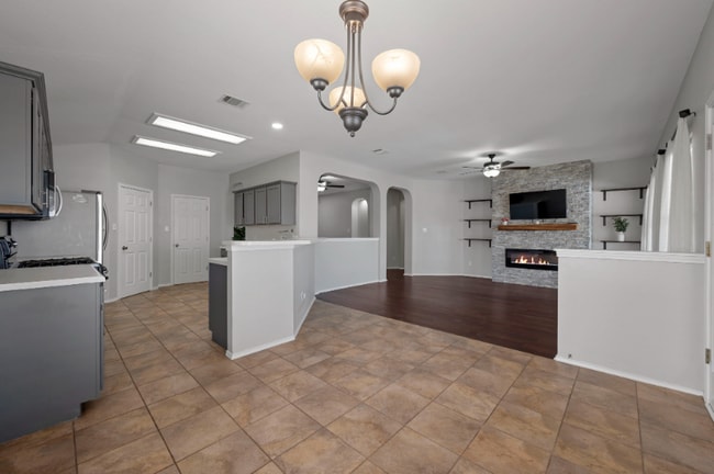 Photo - 1500 Lochaline Loop