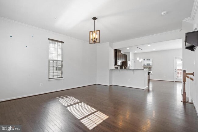 Photo - 6252 Alexa St