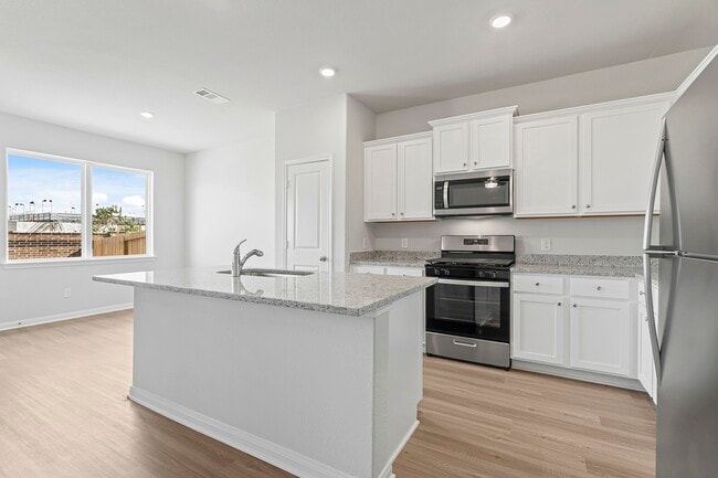 Photo - 1023 Rosewood Trl