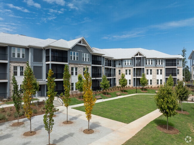 Photo - Ellis at Huntcrest