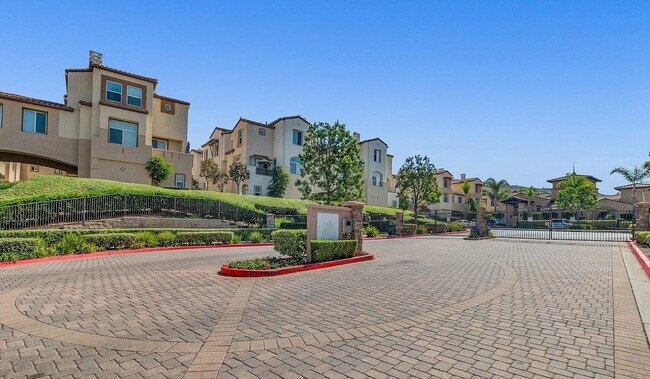 Photo - 443 Almond Rd