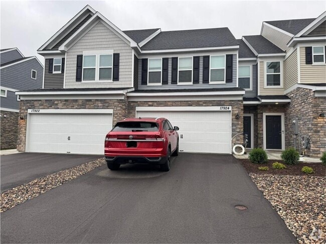 Building Photo - 17924 Giants Wy Rental