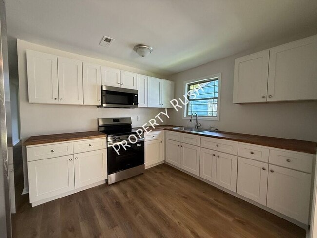 Photo - 1718 Portland St Unit B