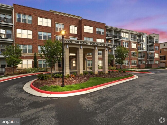 Building Photo - 10755 Fairgrounds Dr Unit 422 Rental