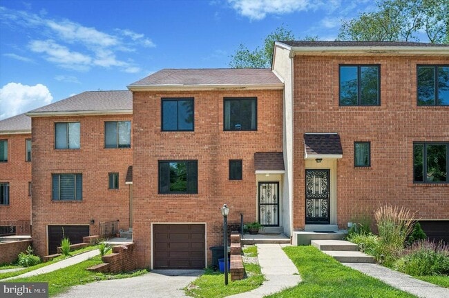 Photo - 9004 Ayrdale Crescent Townhome