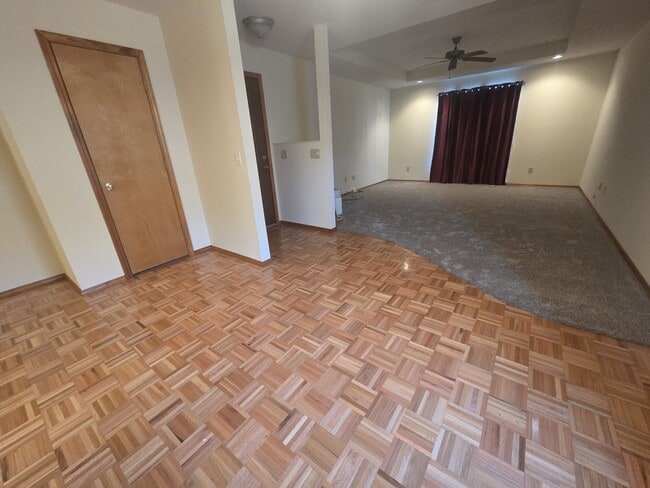 Photo - 2060 E Belmont St