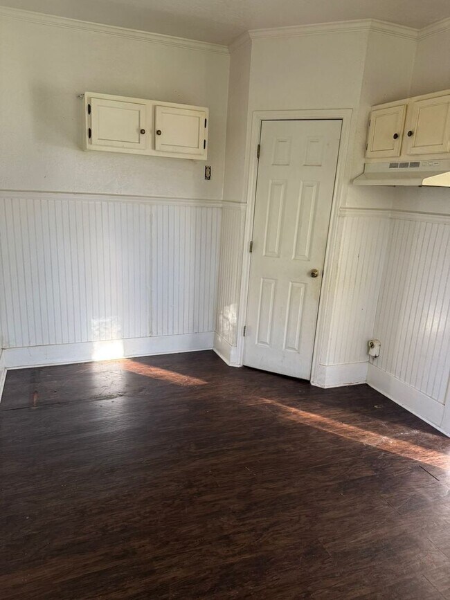 Photo - 2550 Pierce St