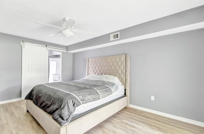 Photo - 1746 Cloister Dr