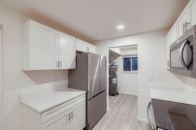 Photo - Beautiful 2Bed/1.75Bath in an Exclusive Community in the heart of Kirkland! Unit E222