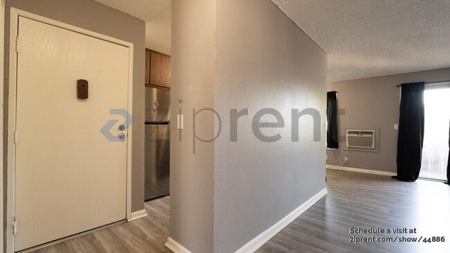 Building Photo - 4602 Neil Rd Rental
